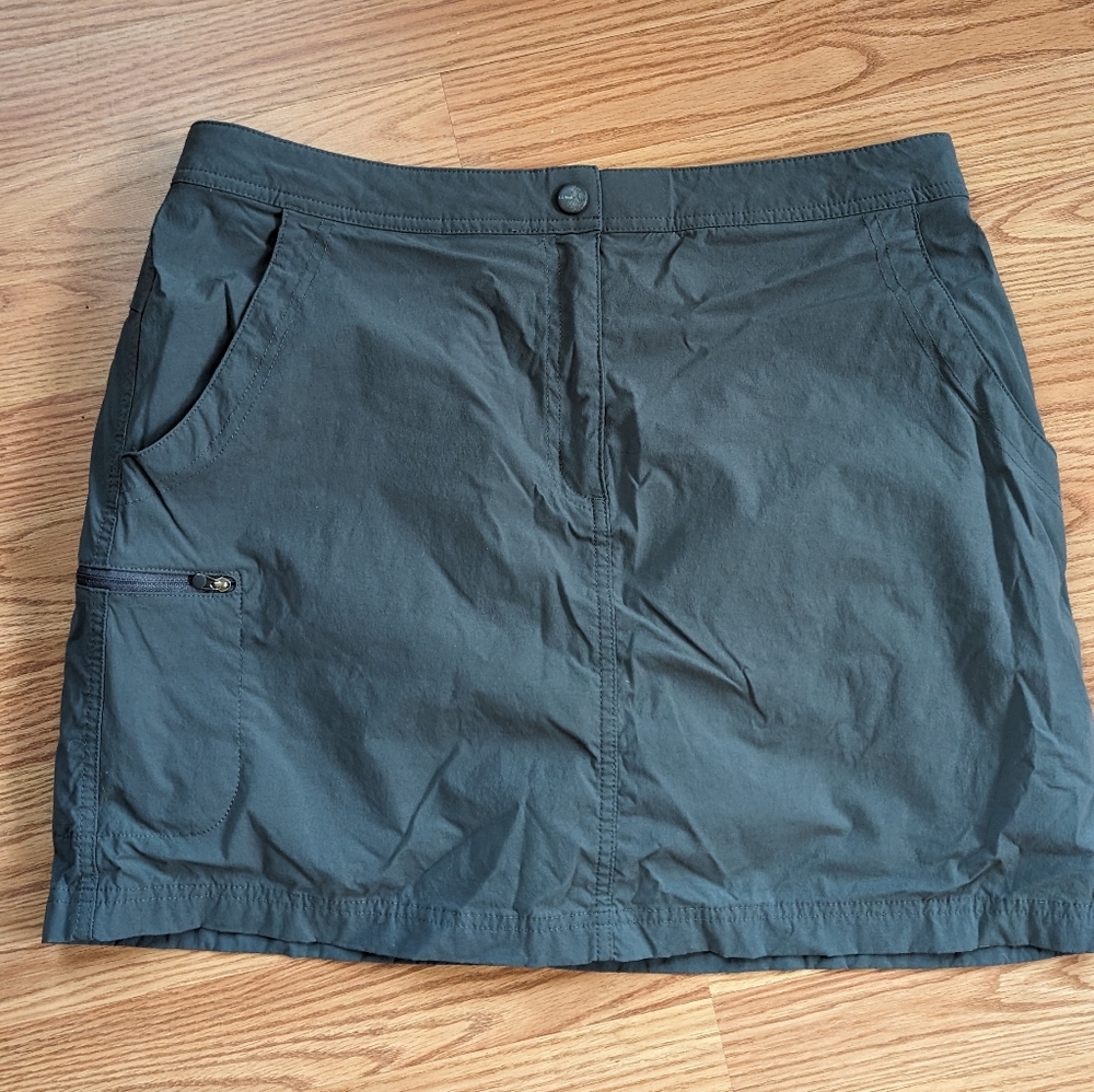 L.L. Bean comfort trail skort